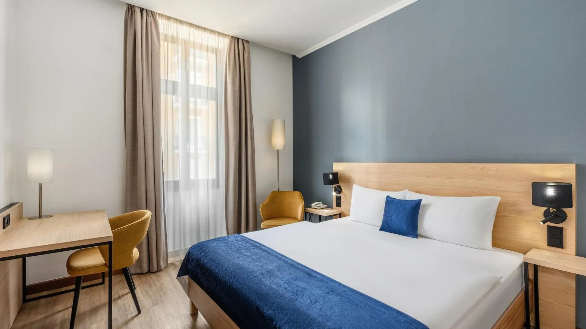 Hotel Bristol Budapest contacts