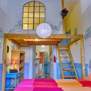 Hostel Lavender Circus Hostel, Doubles&ensuites