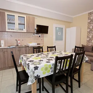  Apartament Zoli Apartmanok-timi Koelcsey 34-36 Ungaria